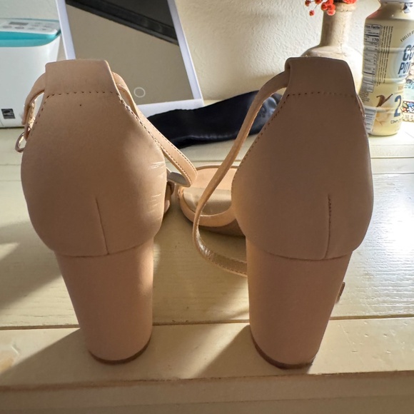 DREAM PAIRS Nude Block Heel Sandals - Size 8.5 - Picture 3 of 3